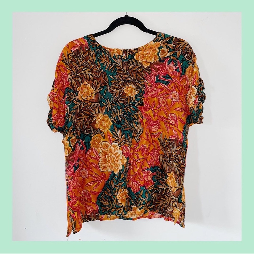 VINTAGE FLORAL TOP